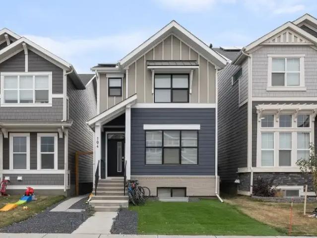 3 Bedroom House Calgary AB 101441455