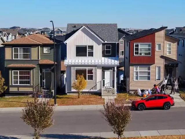 3 Bedroom House Calgary AB 101441513
