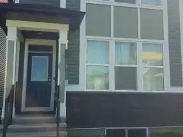 3 Bedroom House Calgary AB 101507773
