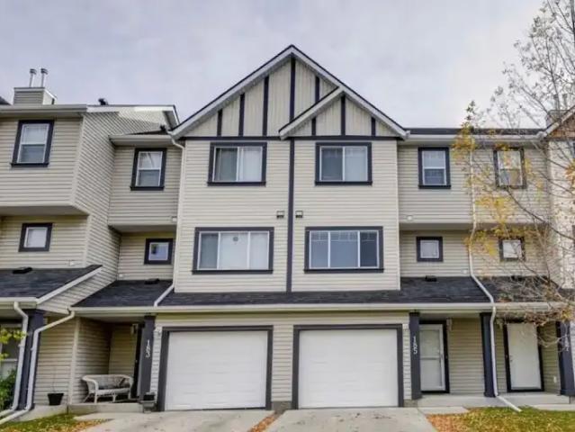 3 Bedroom House Calgary AB 101826299