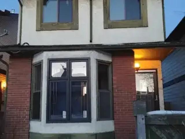 3 Bedroom House Calgary AB 101877349