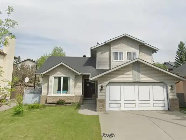 3 Bedroom House Calgary AB 101910318