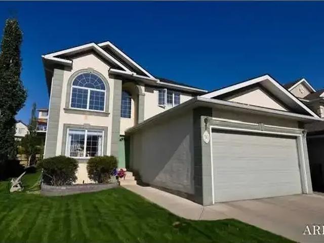 3 Bedroom House Calgary AB 102468347
