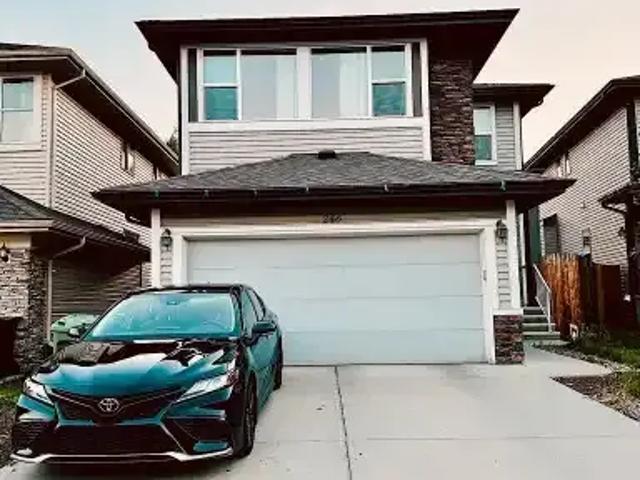 3 Bedroom House Calgary AB 102551205