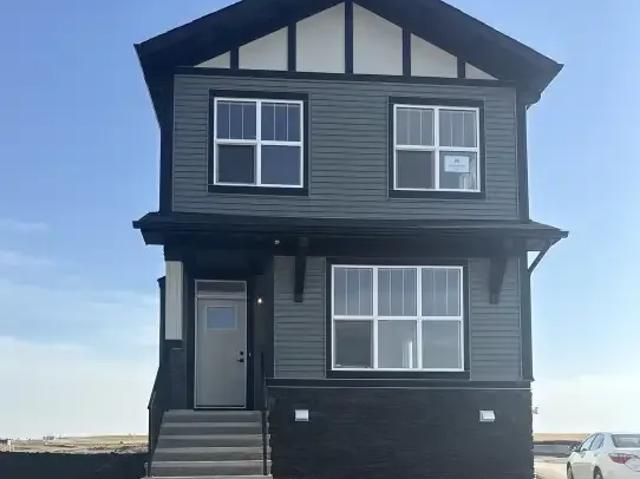 3 Bedroom House Calgary AB 102752616