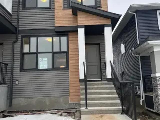 3 Bedroom House Calgary AB 102811490