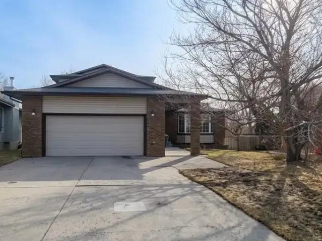 3 Bedroom House Calgary AB 102847085