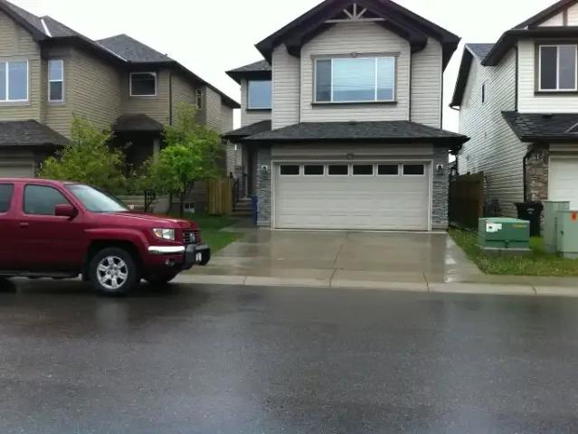 3 Bedroom House Calgary AB 102847131