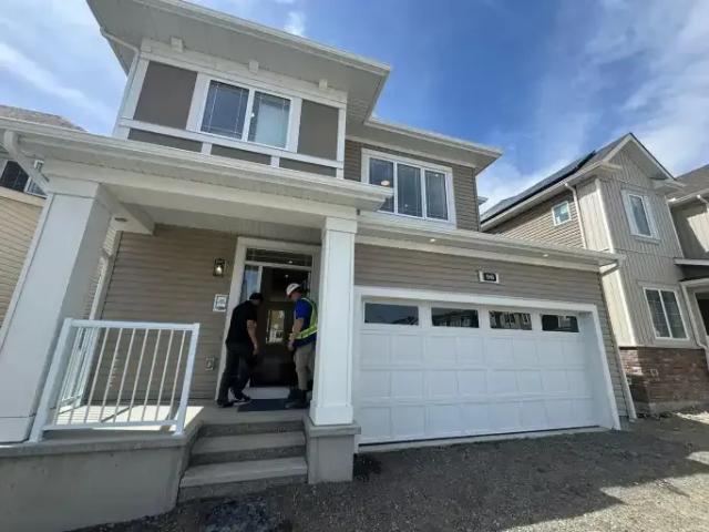 3 Bedroom House Calgary AB 102883448