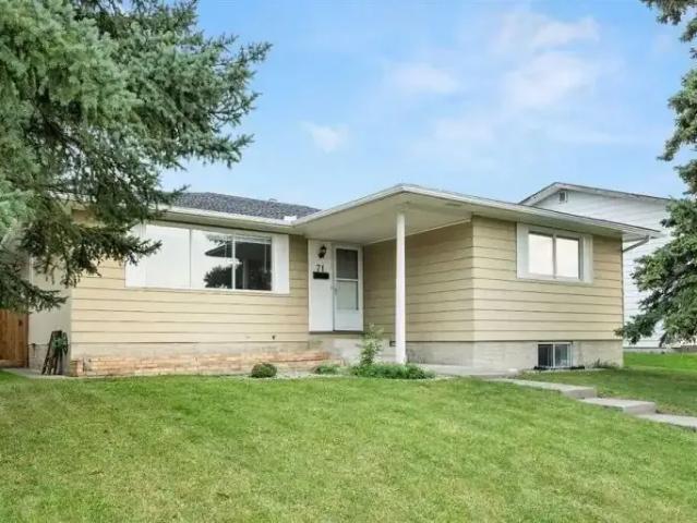 3 Bedroom House Calgary AB 102915112