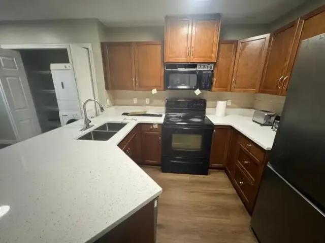3 Bedroom House Calgary AB 102143852