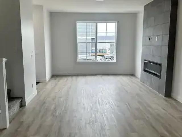 3 Bedroom House Calgary AB 103569129