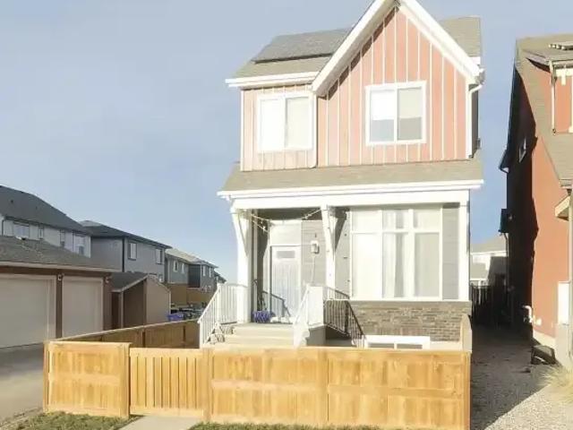 3 Bedroom House Calgary AB 103612046