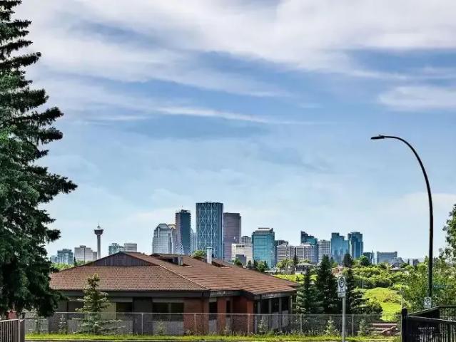 3 Bedroom House Calgary AB 103840177