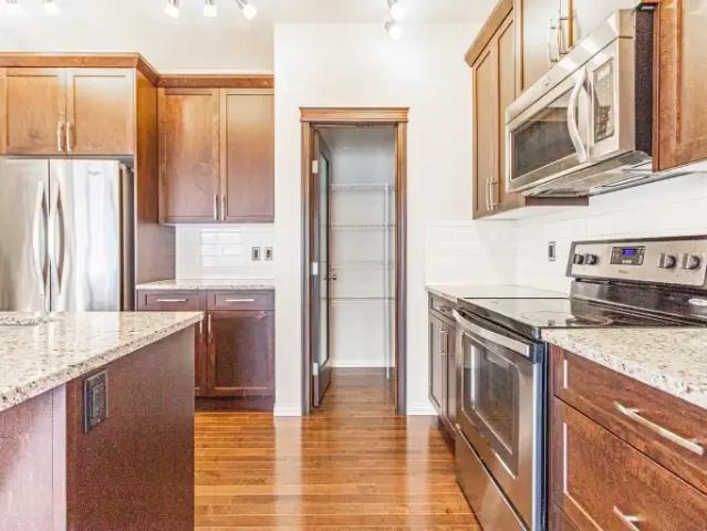 3 Bedroom House Calgary AB 103840183