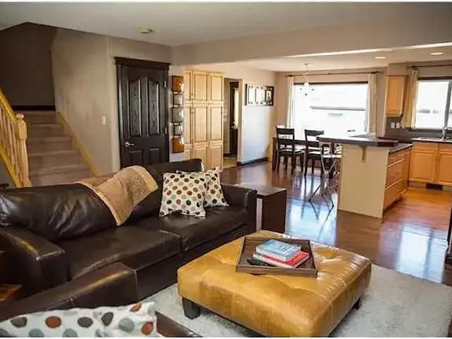 3 Bedroom House Calgary AB 103958671