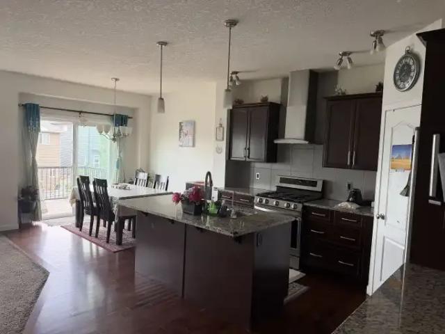 3 Bedroom House Calgary AB 103091789
