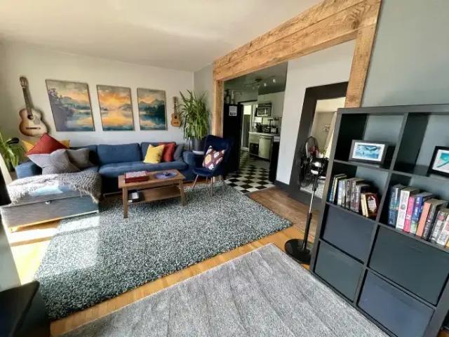 3 Bedroom House Calgary AB 103215736