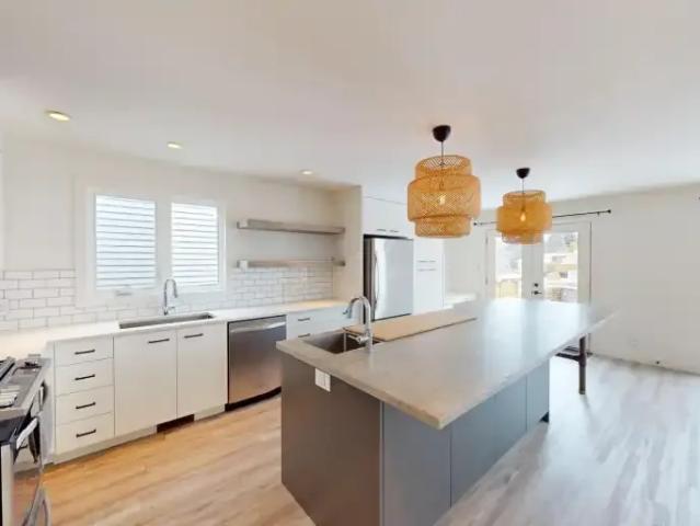 3 Bedroom House Calgary AB 103338467