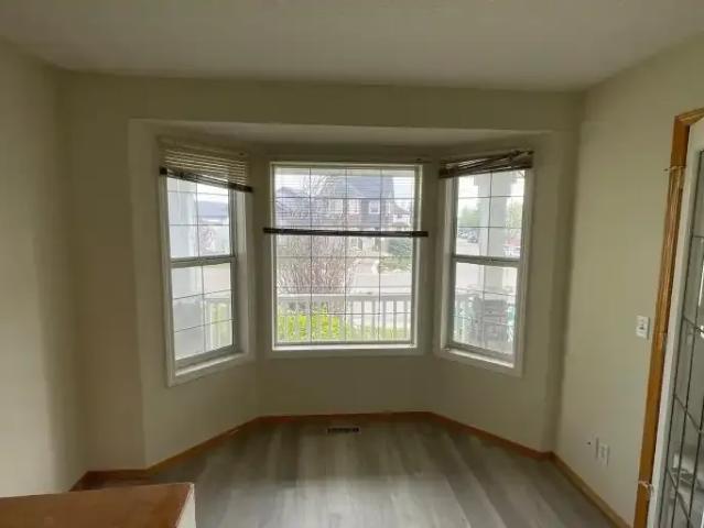 3 Bedroom House Calgary AB 104434351