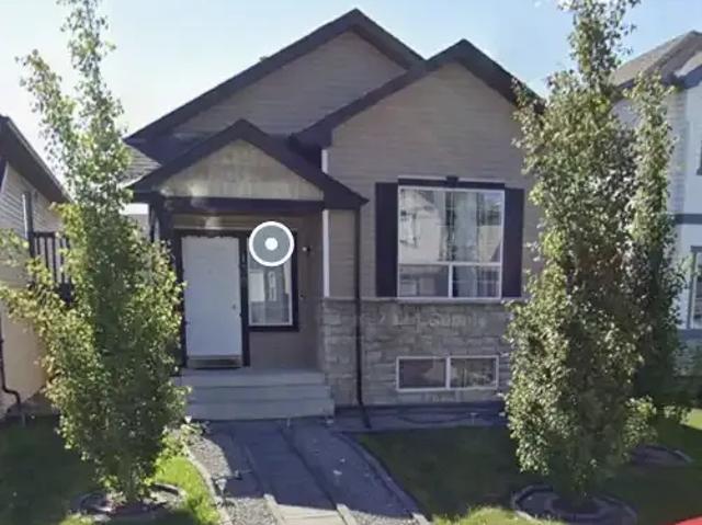 3 Bedroom House Calgary AB 104470632