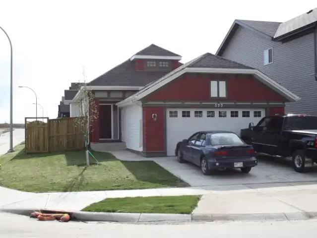 3 Bedroom House Calgary AB 104470677