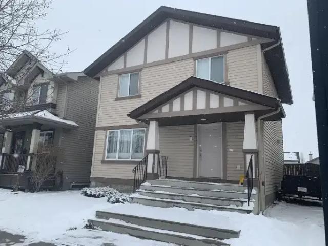 3 Bedroom House Calgary AB 104470703