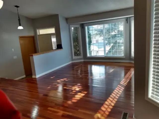 3 Bedroom House Calgary AB 104471221