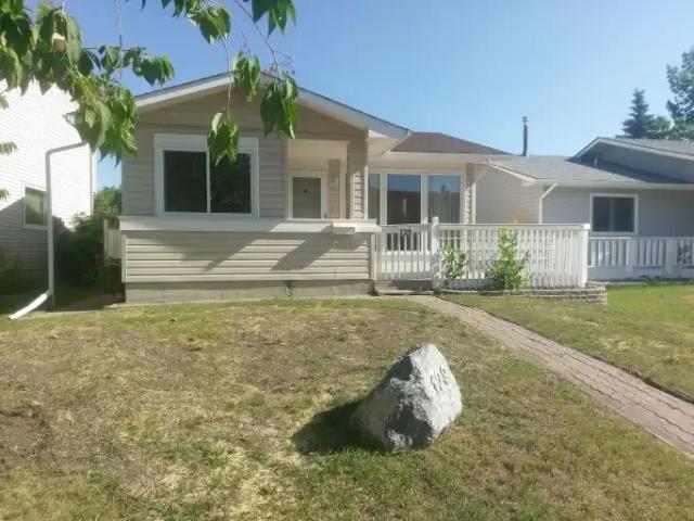 3 Bedroom House Calgary AB 104506785