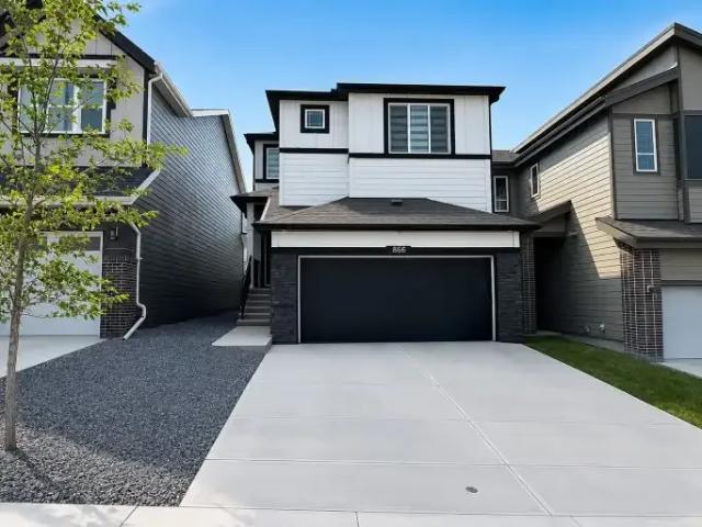 3 Bedroom House Calgary AB 104598206