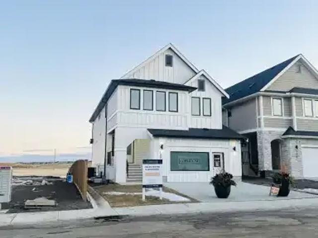 3 Bedroom House Calgary AB 104638638