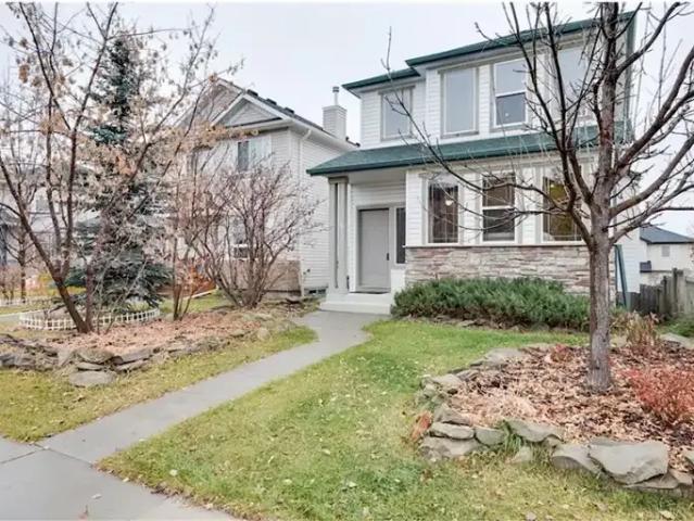 3 Bedroom House Calgary AB 104681836