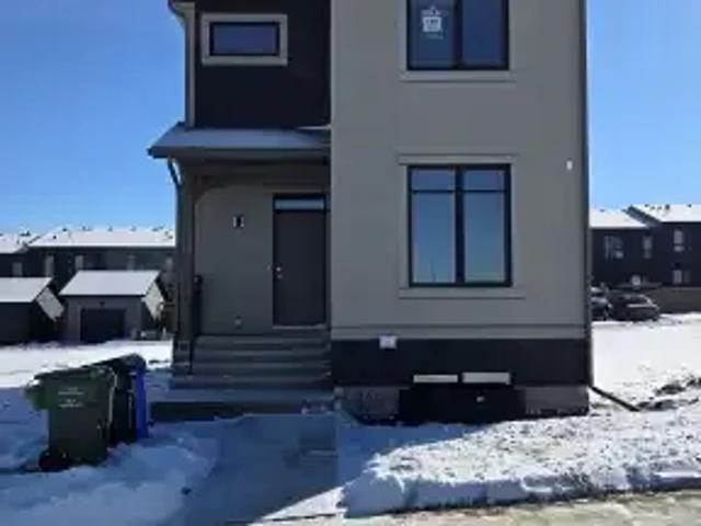 3 Bedroom House Calgary AB 104782566