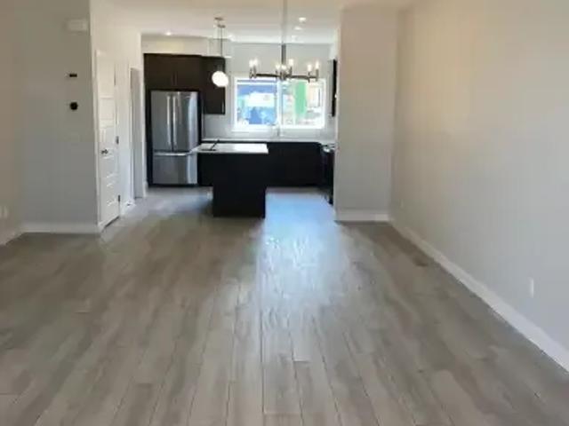 3 Bedroom House Calgary AB 104824372