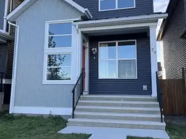 3 Bedroom House Calgary AB 104888602