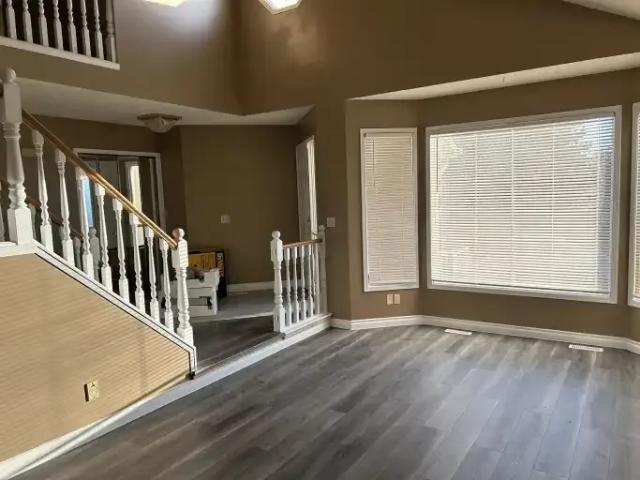 3 Bedroom House Calgary AB 104888604