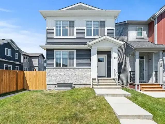 3 Bedroom House Calgary AB 104972177