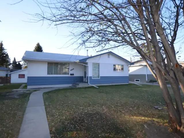 3 Bedroom House Calgary AB 104106581