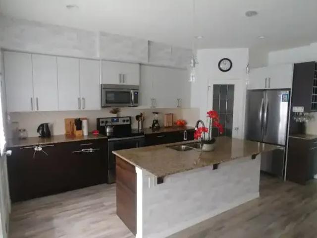 3 Bedroom House Calgary AB 104178860