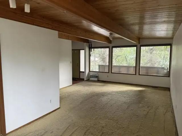 3 Bedroom House Calgary AB 104179569
