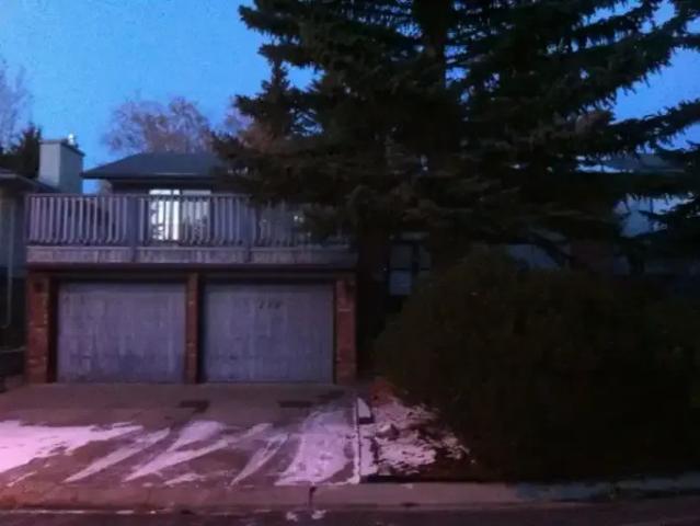 3 Bedroom House Calgary AB 104179685