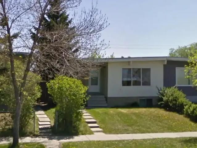 3 Bedroom House Calgary AB 104179930