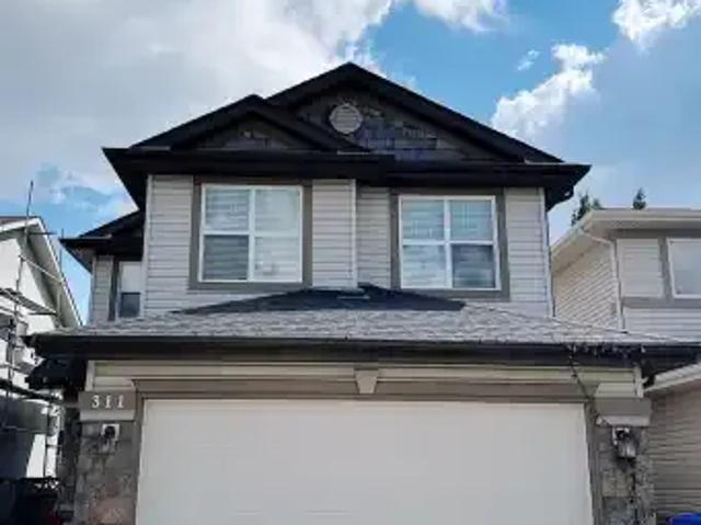 3 Bedroom House Calgary AB 104180707