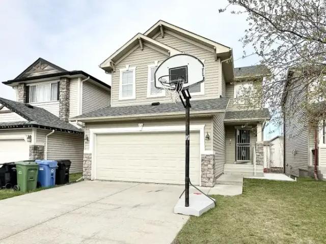 3 Bedroom House Calgary AB 104180947
