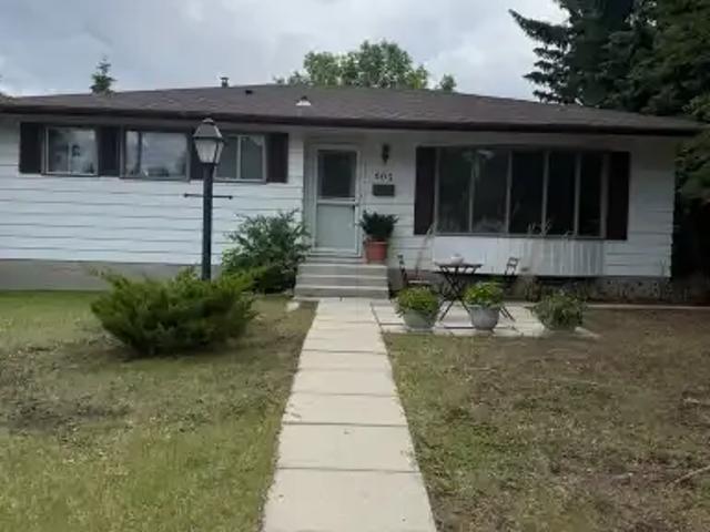 3 Bedroom House Calgary AB 104180041