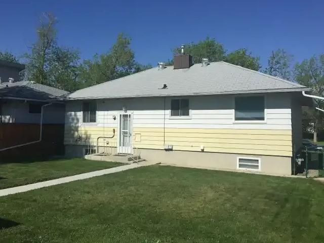 3 Bedroom House Calgary AB 104180326