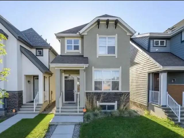 3 Bedroom House Calgary AB 104180349