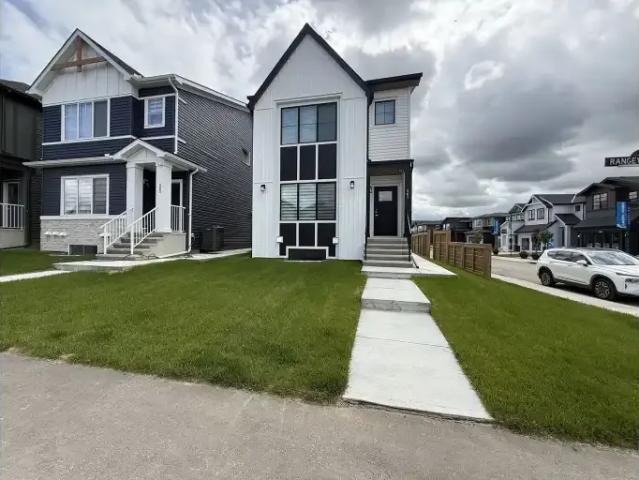 3 Bedroom House Calgary AB 104181014