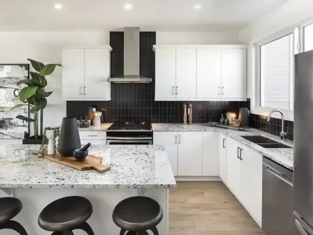 3 Bedroom House Calgary AB 104181081