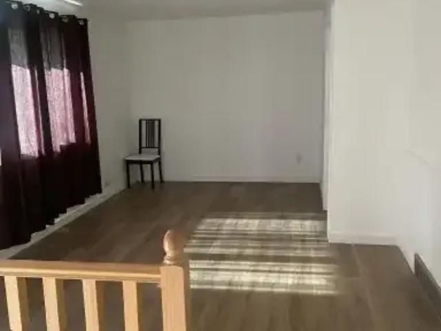 3 Bedroom House Calgary AB 104181376